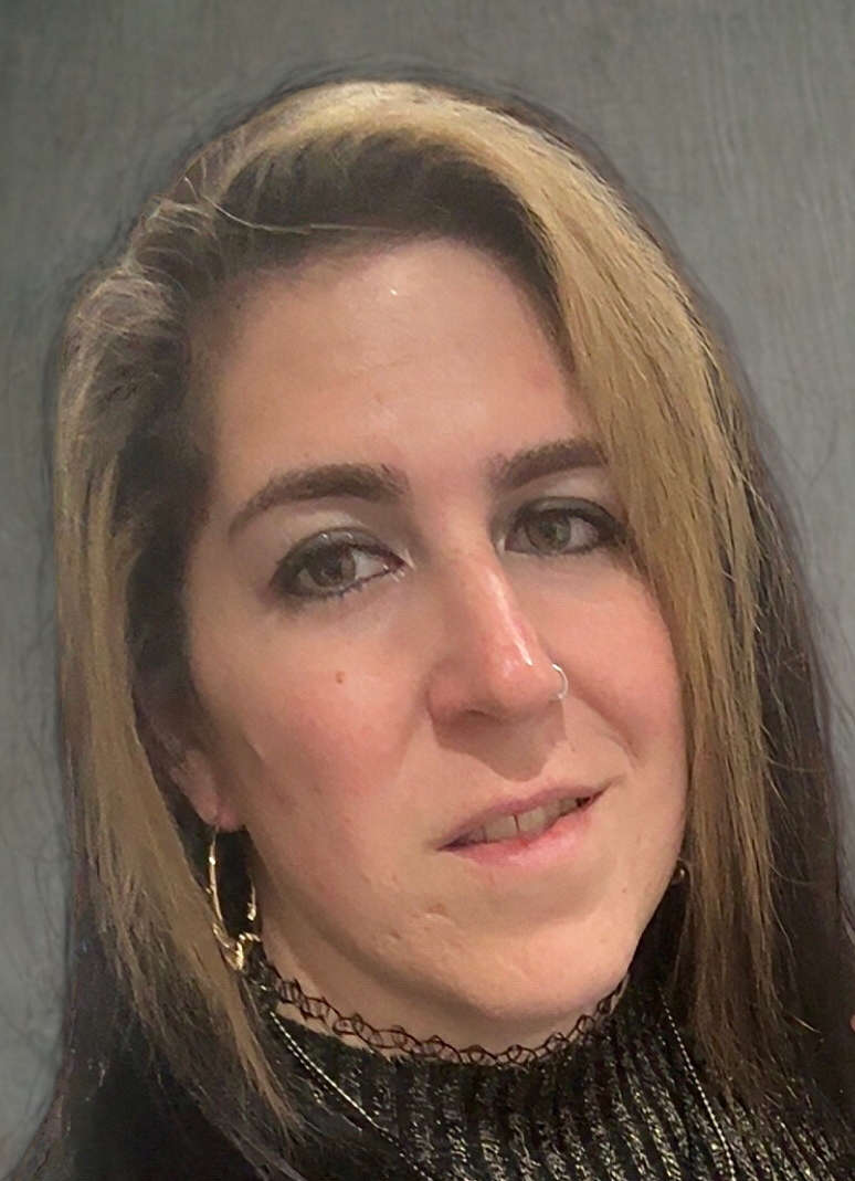 Chloe Andis headshot